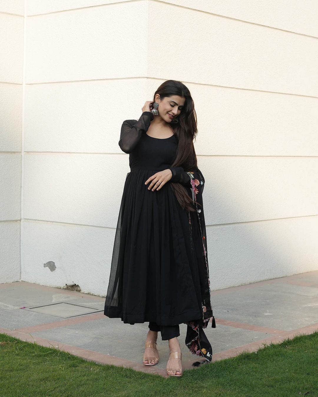 Diksha Mohanpawar in Georgette Black Colour Backless Anarkali Three Piece Suit