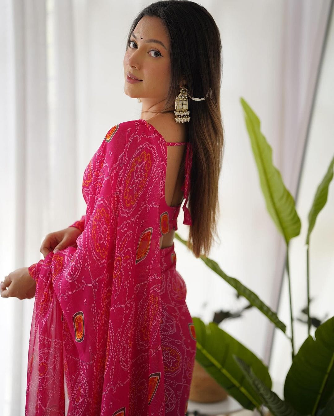 Arti Chauhan In Pink Bandhej Chiffon Pre Drapped Saree