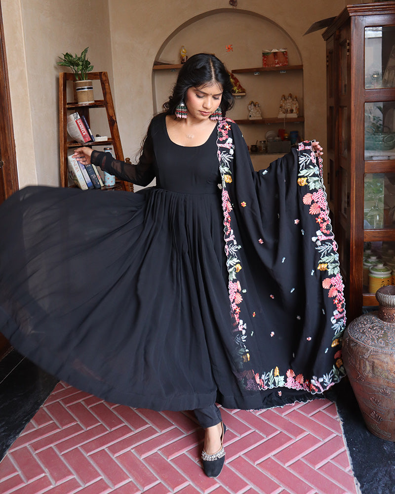 Jeetu Sri Yadav in Georgette Black Color Backless Three Piece Anarkali  Suit