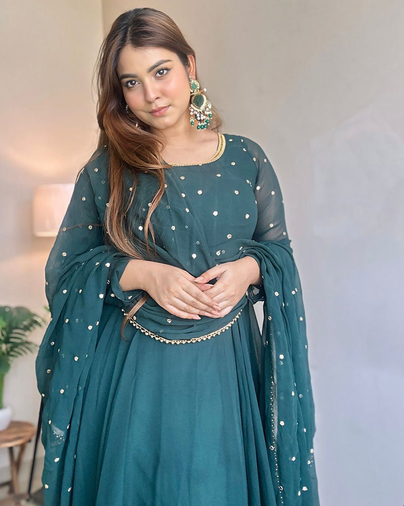 Kanak Mishra In Green Color Georgette Anarkali Three Piece Suit