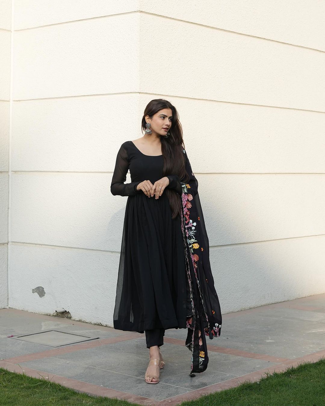 Diksha Mohanpawar in Georgette Black Colour Backless Anarkali Three Piece  Suit