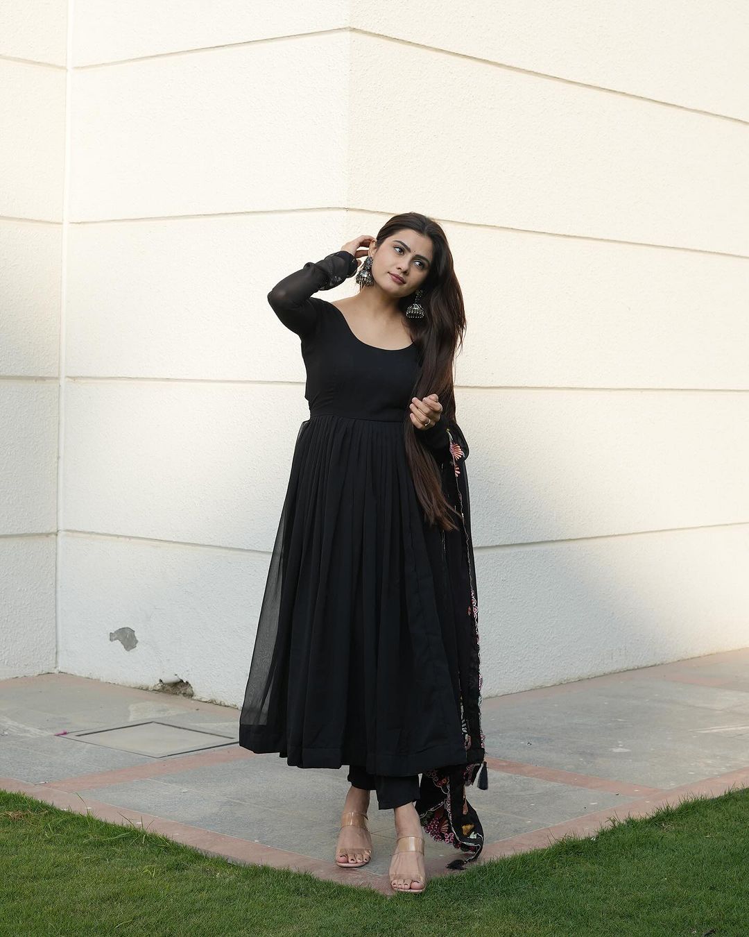 Diksha Mohanpawar in Georgette Black Colour Backless Anarkali Three Piece  Suit