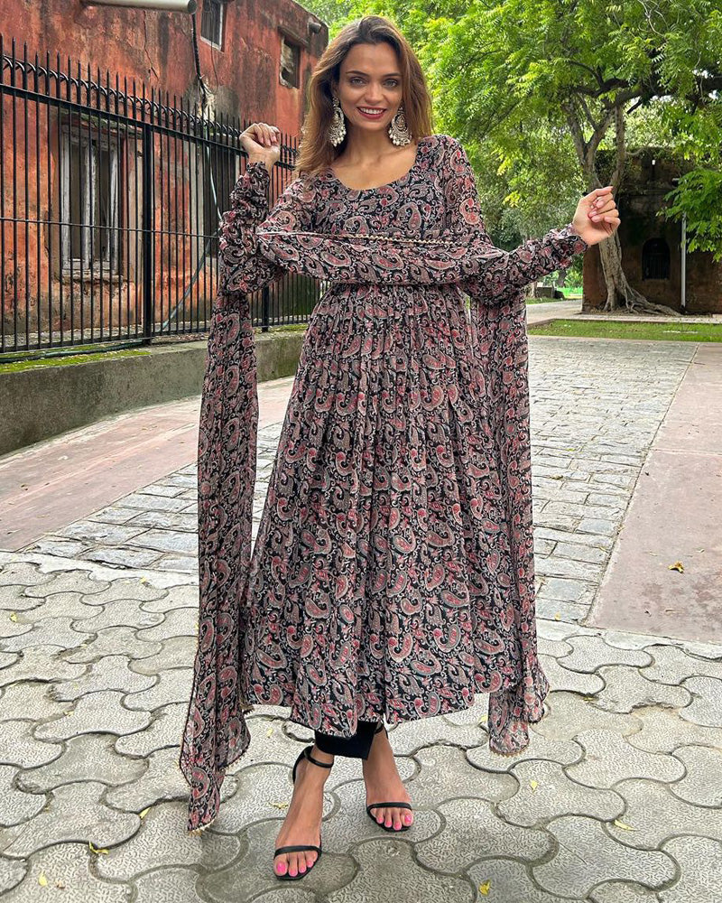 Monalisha Mahapatra Black Colour Soft Georgette Anarkali Three Piece Suit