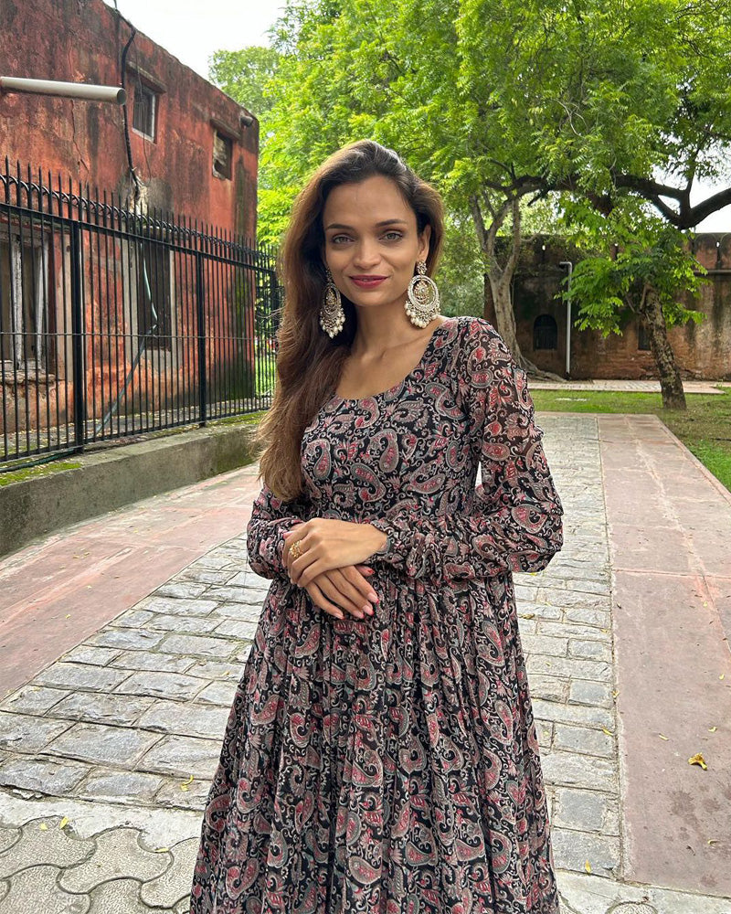 Monalisha Mahapatra Black Colour Soft Georgette Anarkali Three Piece Suit