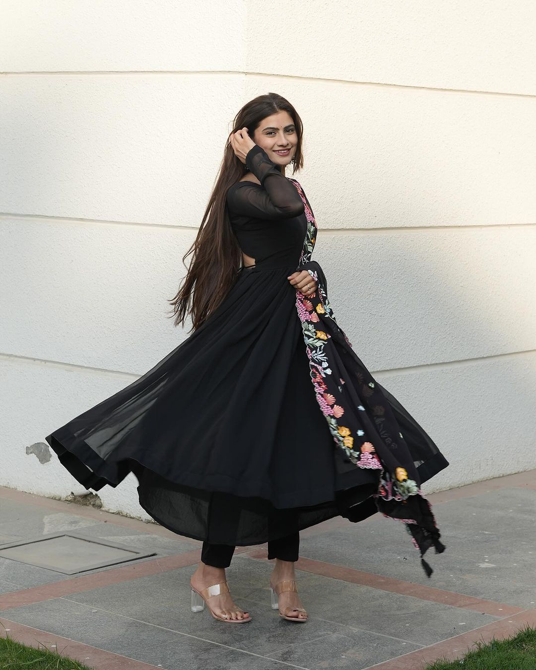 Diksha Mohanpawar in Georgette Black Colour Backless Anarkali Three Piece  Suit