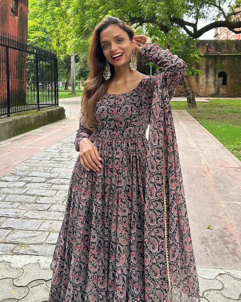 Monalisha Mahapatra Black Colour Soft Georgette Anarkali Three Piece Suit