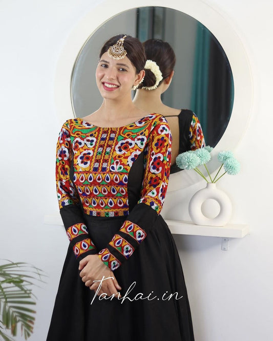 Lucki in Black Color Full Flairy Cotton Navratri Anarkali Gown